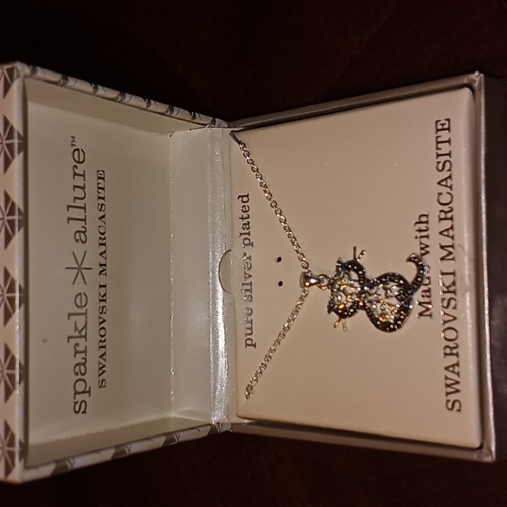 Sterling sliver necklace brand new in box